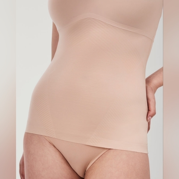 Spanx Invisible Shaping Tank - Picture 5 of 13